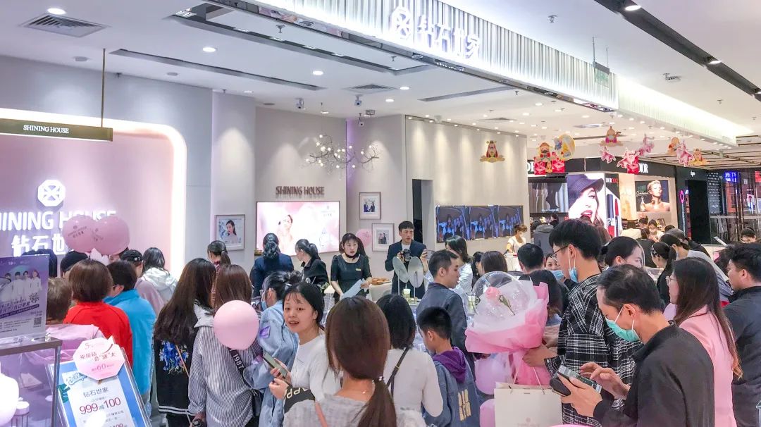 入局新零售、私域月銷400萬，60%線上成交只靠1個爆品！